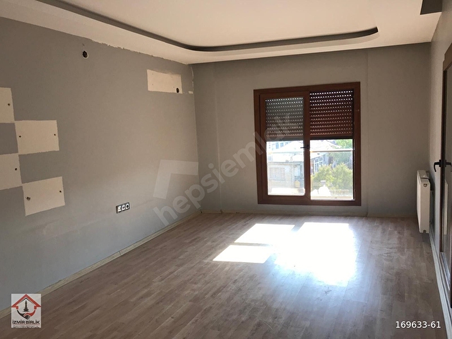 HÜRRİYET MAHALLESİNDE ARA KAT ÇİFT CEPHE 2+1 DAİRE - Görsel 5