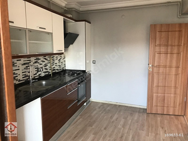 HÜRRİYET MAHALLESİNDE ARA KAT ÇİFT CEPHE 2+1 DAİRE - Görsel 25