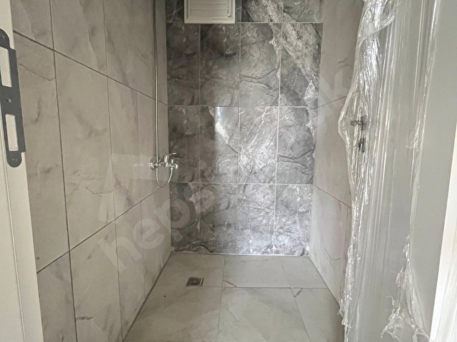 !!TAMKOÇDAN SATILIK MERKEZİ KONUMDA KATTA SIFIR BİNA 3+1 DAİRE - Görsel 8