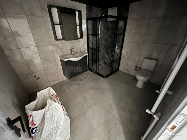 !!TAMKOÇDAN SATILIK MERKEZİ KONUMDA KATTA SIFIR BİNA 3+1 DAİRE - Görsel 2