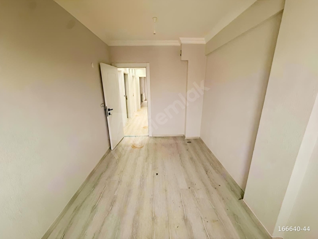 CADDE ÜSTÜ SIFIRBİNA 2+1 BÜTÜN DEVLET KURUMLARINA ÇOK YAKIN - Görsel 11