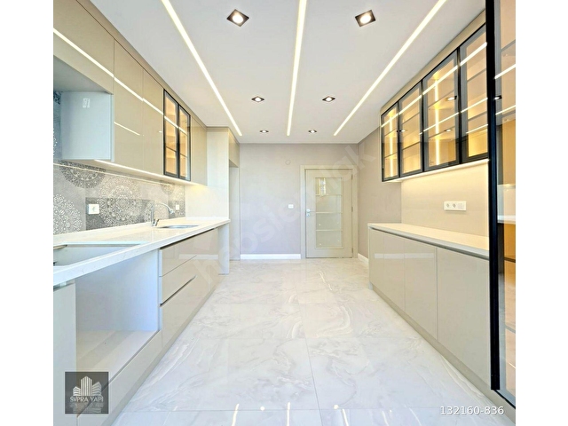 BARIŞ MAHALLESİNDE SİTE İÇİ LÜKS DEKORLU 3+1 SATILIK DAİRE - Görsel 4