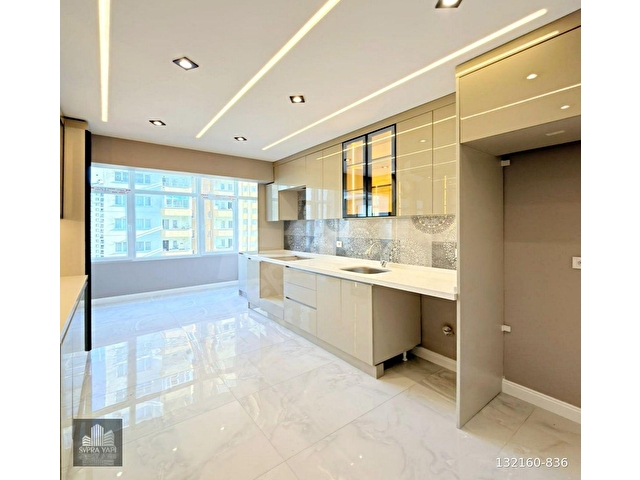 BARIŞ MAHALLESİNDE SİTE İÇİ LÜKS DEKORLU 3+1 SATILIK DAİRE