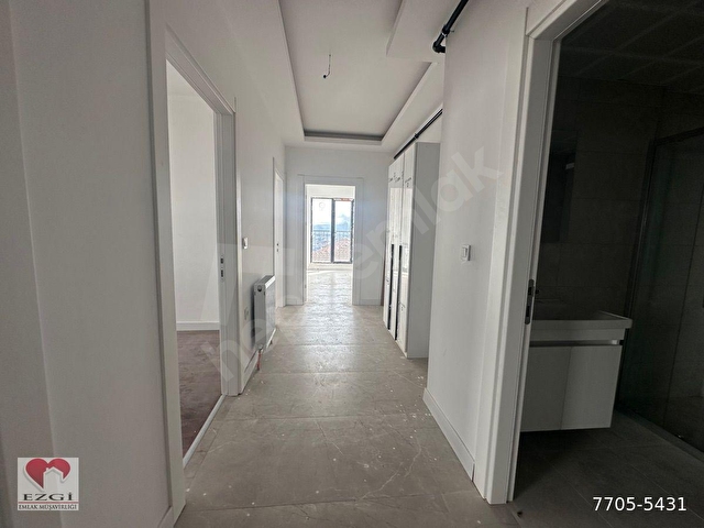 MÜRSEL ULUÇ DA SIFIR ASANSÖRLÜ MANTOLAMALI  ALTINDA DAİRE VAR  BALKONLU - Görsel 21