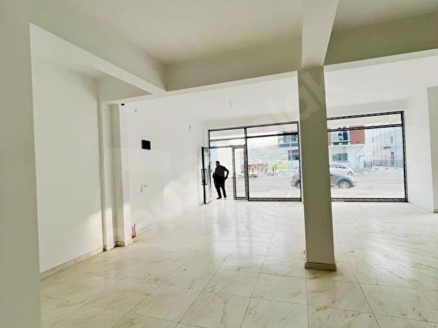 EKŞİOĞLU GYDDEN GENİŞ ÖN CEPHE KULLANIMLI 200 M2 KİRALIK MAĞAZA - Görsel 6