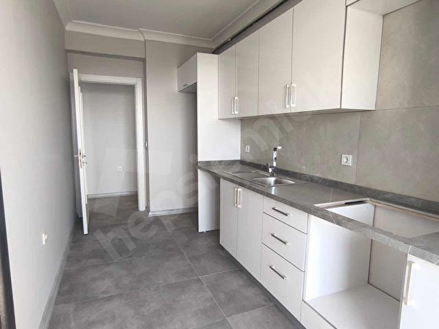 Hürriyet Mahallesinde Manzaralı 3+1 Kiralık Daire - Görsel 2