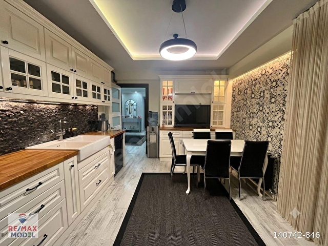 REMAX MODEL DEN KINIKLI MAHALLESINDE 4+1 SATILIK LÜKS DAIRE - Görsel 3