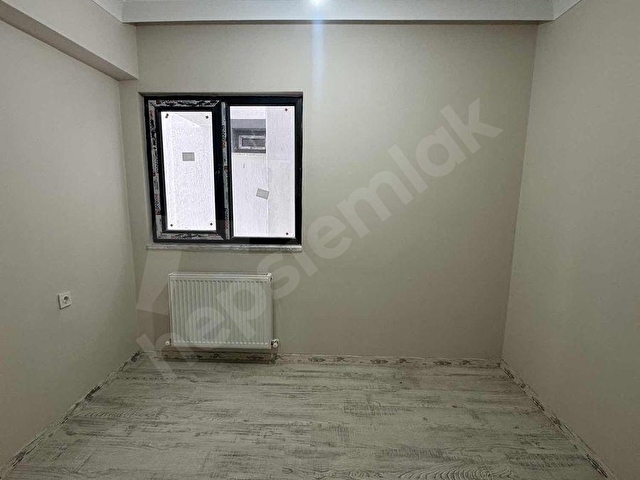 ÇARŞI MERKEZDE GENİŞ ODALI 3+1 MUTFAK AYRI LUKS DAİRE - Görsel 5
