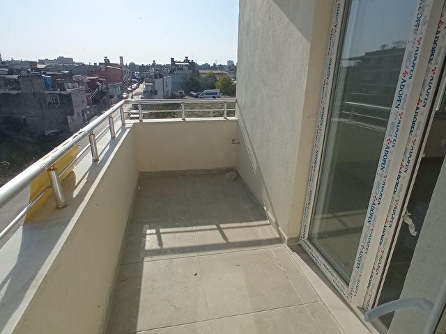 lacivert ten tarsu avm ve emniyet mudurlugu karsisinda kiralik 3 1 sifir daire 121519 311 hepsiemlak