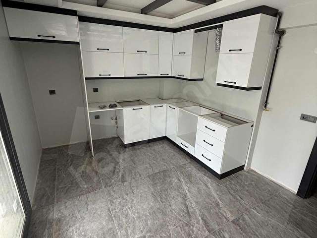 HARMAN EMLAKTAN SATILIK CADDE ÜSTÜNDE ARA KAT 3+1 DAİRE - Görsel 24
