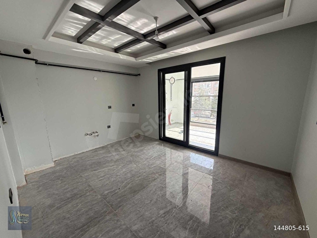 HARMAN EMLAKTAN SATILIK CADDE ÜSTÜNDE ARA KAT 3+1 DAİRE