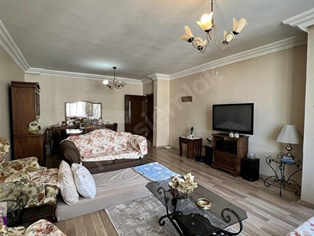 KURTULUŞ MAH.PANDORA SOKAK 160M2 2+1 CAZİP SATILIK DAİRE - Görsel 4