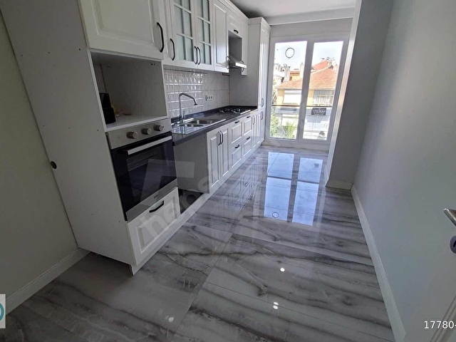 ŞEBNEM ÖZGÜLDEN FLORYADA CADDE VE E-5 YAKIN 200 metre² DUBLEKS - Görsel 24