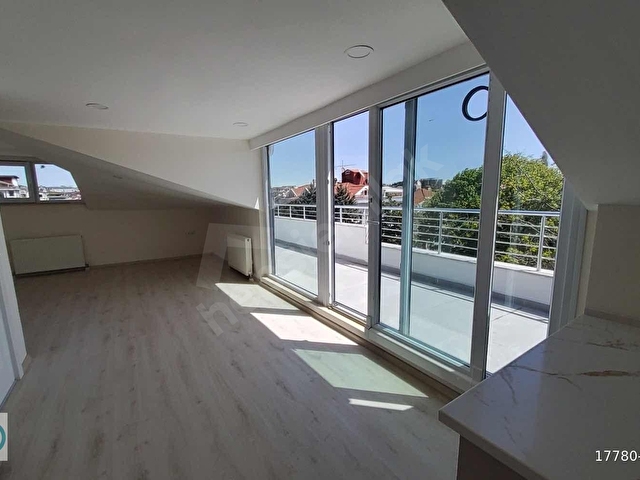 ŞEBNEM ÖZGÜLDEN FLORYADA CADDE VE E-5 YAKIN 200 metre² DUBLEKS - Görsel 8