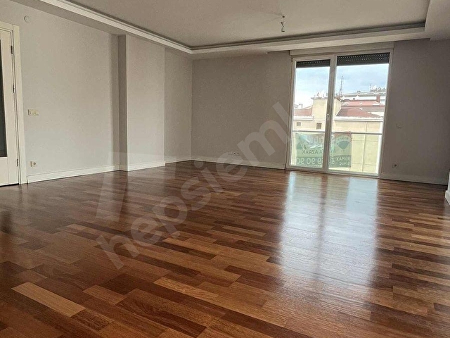 CADDEBOSTAN SAHİL İLE BAĞDAT ARASI 3+1 BOŞ GENİŞ FERAH DAİRE - Görsel 6