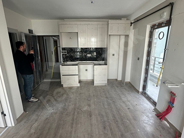 HALK SOKAKTA 3 KAT ÖN CEPHE 1+1 KOMBİLİ SIFIR DAİRE - Görsel 4