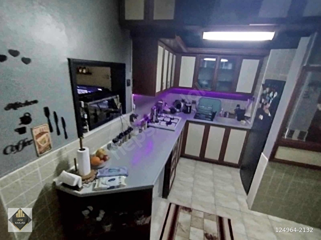 BAHÇELİEVLER MERKEZİ YERDE METROYA YAKIN 3+1 ARAKAT DAİRE - Görsel 14