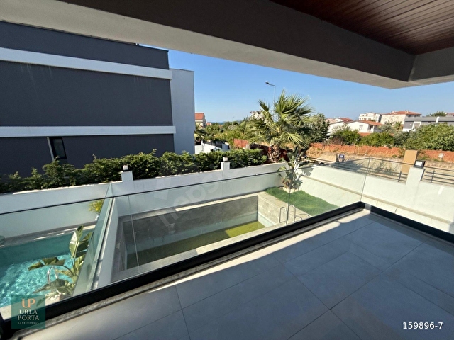 Urla İskele de satılık villa deniz manzaralı müstakil havuzlu - Görsel 15