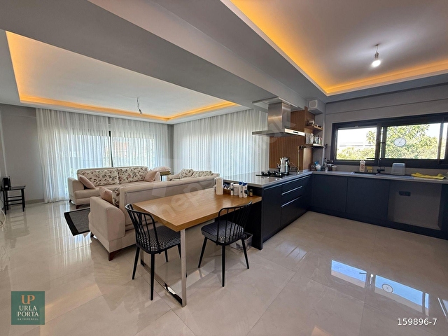 Urla İskele de satılık villa deniz manzaralı müstakil havuzlu - Görsel 5