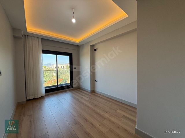 Urla İskele de satılık villa deniz manzaralı müstakil havuzlu - Görsel 27