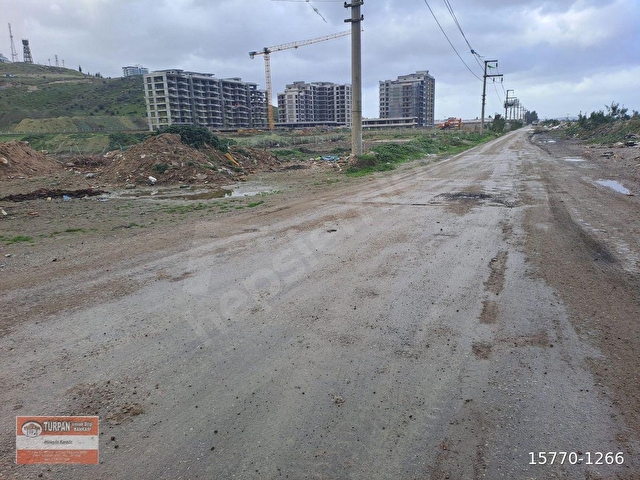 MENEMEN KUZEY ŞEHİR VE FERONİA YA KOMŞU SATILIK İMARLI ARSA