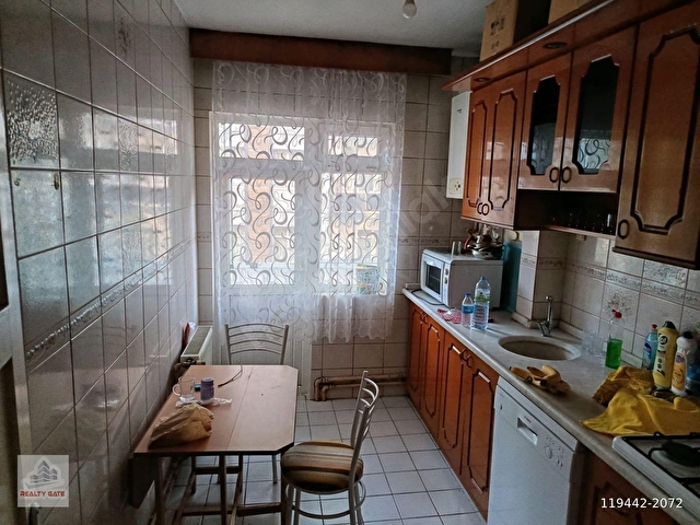 DEMETEVLERDE METRO YAKINI FULL EŞYALI ASANSÖRLÜ KİRALIK 3+1 - Görsel 9