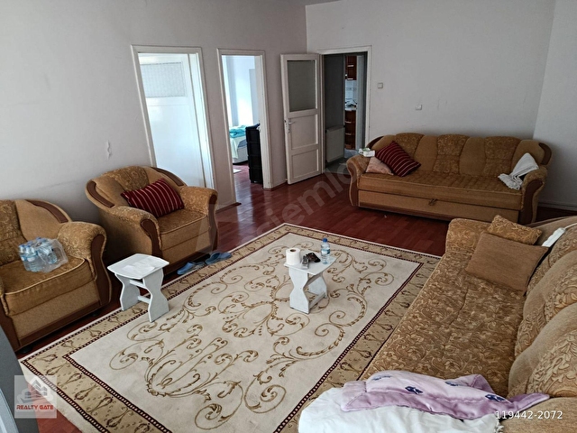DEMETEVLERDE METRO YAKINI FULL EŞYALI ASANSÖRLÜ KİRALIK 3+1