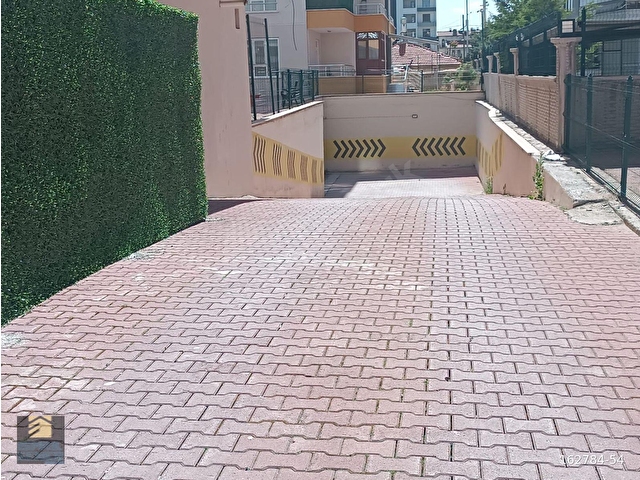 AHMET GÖĞÜŞ CADDESİNDE SATILIK 3+1 ARAKAT DAİRE - Görsel 3