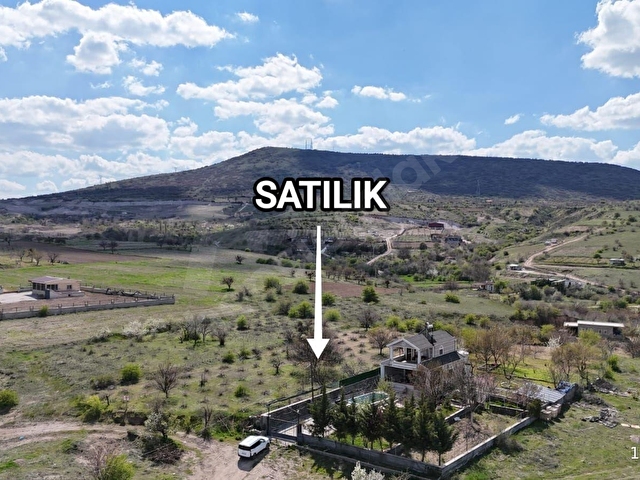 SERTOĞLU EMLAKTAN UÇHİSARDA SATILIK 2.200 m2 BAĞ