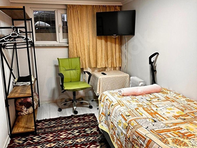 CİLAVCI SOKAKTA KİRALIK EŞYALI ÖN BODRUM STÜDYO DAİRE