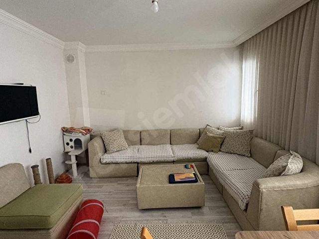 Tramvay ve Metro Yakını 3+1 Çift Cephe Çift Balkon Ara kat