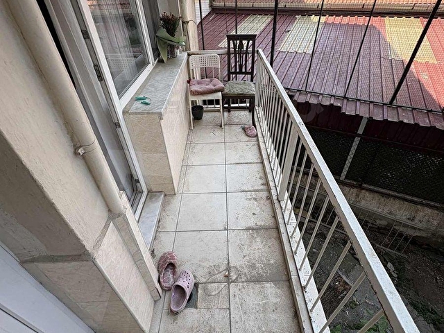 Tramvay ve Metro Yakını 3+1 Çift Cephe Çift Balkon Ara kat - Görsel 3