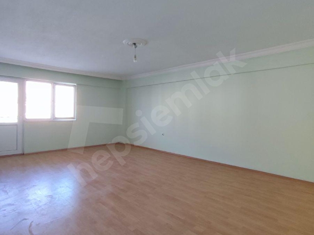 Çiğdem Emlaktan Dalaman Merkezde Geniş 160m² Ara Kat 3+1 - Görsel 4