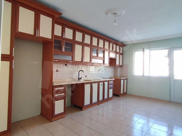 Çiğdem Emlaktan Dalaman Merkezde Geniş 160m² Ara Kat 3+1 - Görsel 2