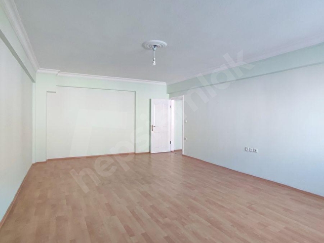 Çiğdem Emlaktan Dalaman Merkezde Geniş 160m² Ara Kat 3+1 - Görsel 3