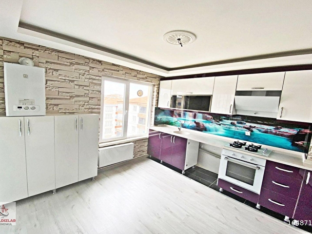 HİSARDA TAMAMINA YAKIN KREDİ İMKANI Ç.ODALI GENİŞ MASRAFSIZ 2.KATTA 3+1 SATILIK DAİRE
