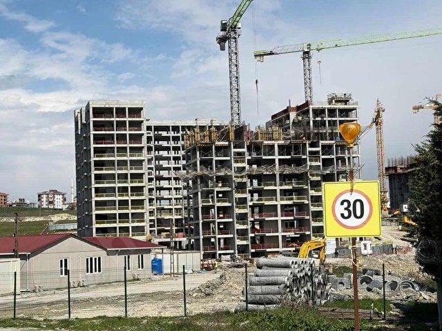 FUZUL TOPRAKTAN ISPARTAKULE 1 DE YAPİM ASAMASİNDASATILIK DAIRE - Görsel 2