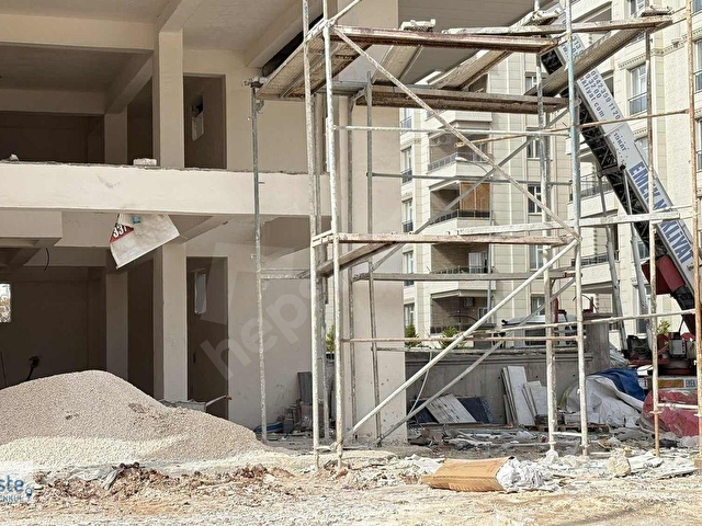 Bercesteden Sırrın Karşıyakada 3 Katlı Dükkan Mağaza - Görsel 4