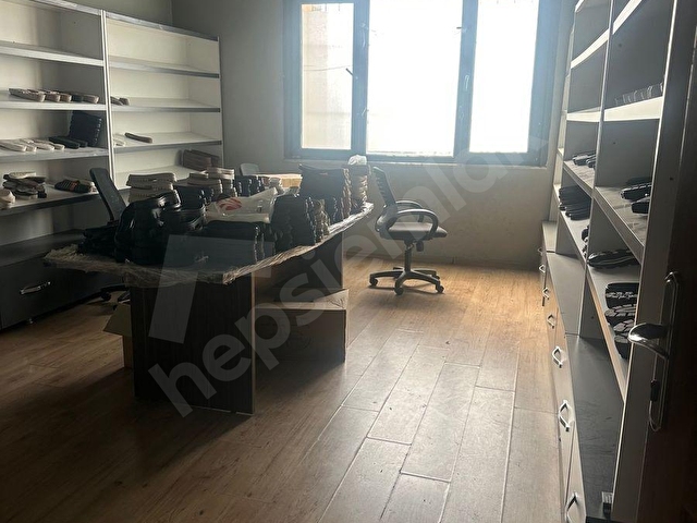 İstanbul-ikitelli org san ipkas pilastikciler sanayi sitesinde arkalı önlü çift dükkan - Görsel 2