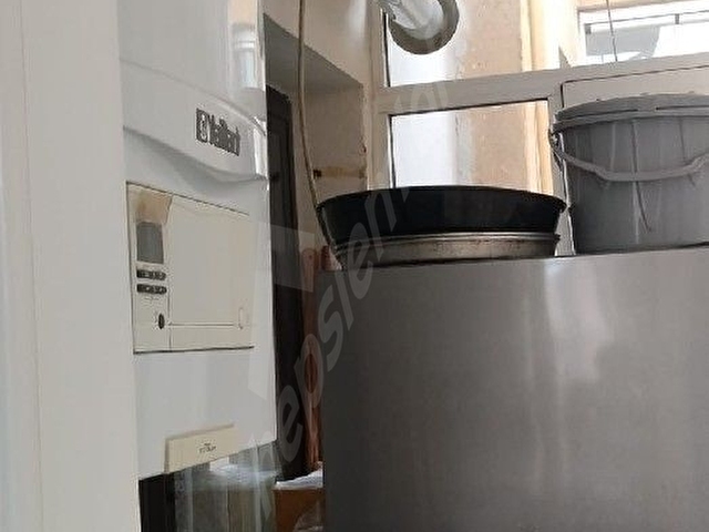 MASRAFSIZ TERASI VE KİLERİ OLAN MUTFAK DOLABI KAPILAR WC BANYO BADANASI YENİ YAPILMIŞ SATILIK DAİRE - Görsel 20