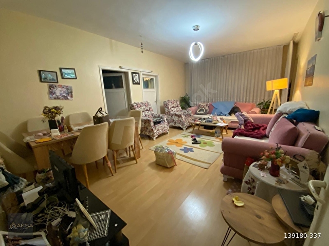 AKSADAN DEMETEVLER METRO DİBİNDE 3+1 SATILIK DAİRE