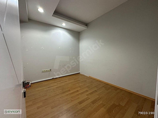 EVKON YAPIDAN CADDE ÜZERİ TABELA DEĞERİ YÜKSEK 140 M2 OFİS KATI - Görsel 17