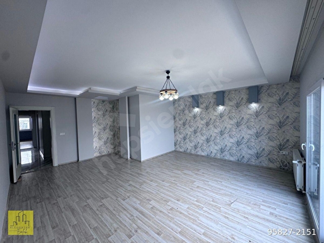 SATILIK ERGENEKON DA 4+1 ADA MUTFAK SİTE İÇERİSİNDE FIRSAT DAİRE - Görsel 7
