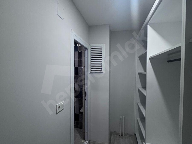 SATILIK ERGENEKON DA 4+1 ADA MUTFAK SİTE İÇERİSİNDE FIRSAT DAİRE - Görsel 24