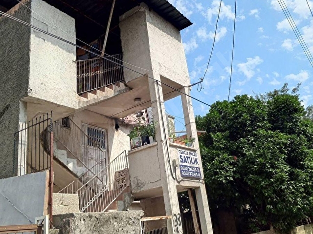 yeşilevler mahallesi satılık 2,5 katlı müstakil ev - Görsel 2