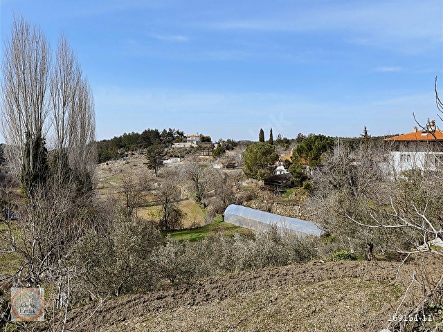 MUĞLAYA 15 DAKİKA 1600 M2 ARSA VE ESKİ KÖY EVİ