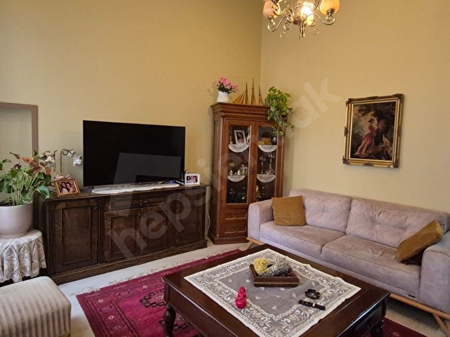 Yeldeğirmeninin Kalbinde, 75m2 Arsalı, 215m2 net Kullanım Alanına Sahip, Nadide Bir Mülk - Görsel 13