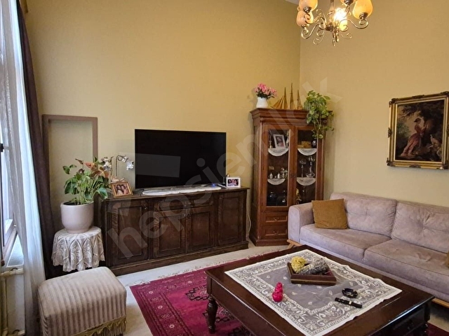 Yeldeğirmeninin Kalbinde, 75m2 Arsalı, 215m2 net Kullanım Alanına Sahip, Nadide Bir Mülk - Görsel 12