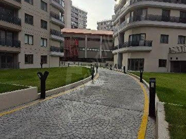 Küçükçekmece Halkalı Caddesinde Brand Atakent 2 Sitesinde Arakat Satılık 1+1 72m2 Daire - Görsel 9