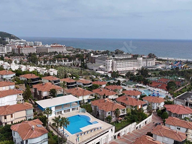 ALANYA KONAKLIDA KULLANIŞI DENİZE YAKIN SATILIK 3+1 VİLLA - Görsel 4